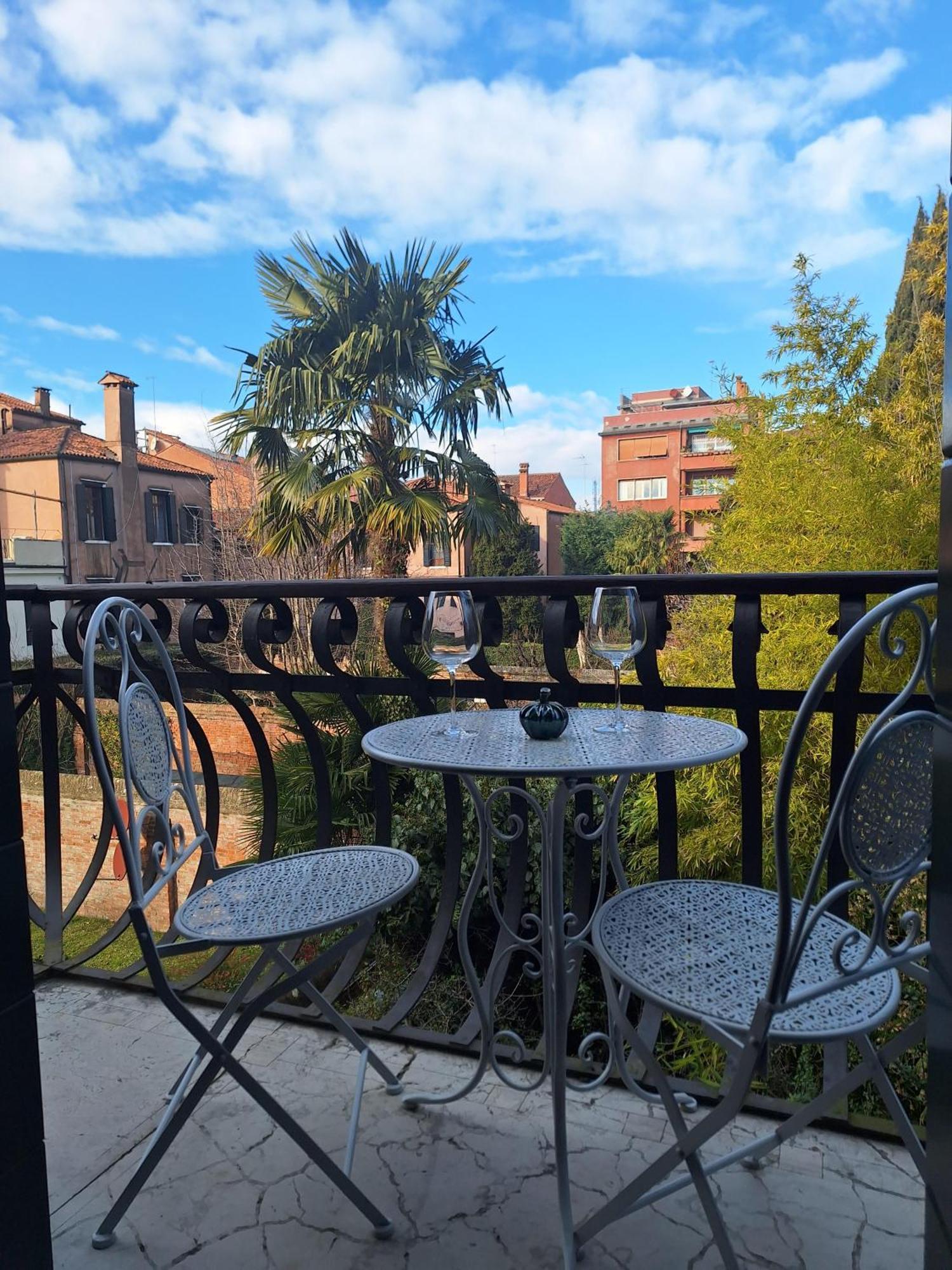 Appartamenti Inside Palazzo Foscarini Venedig Exterior foto