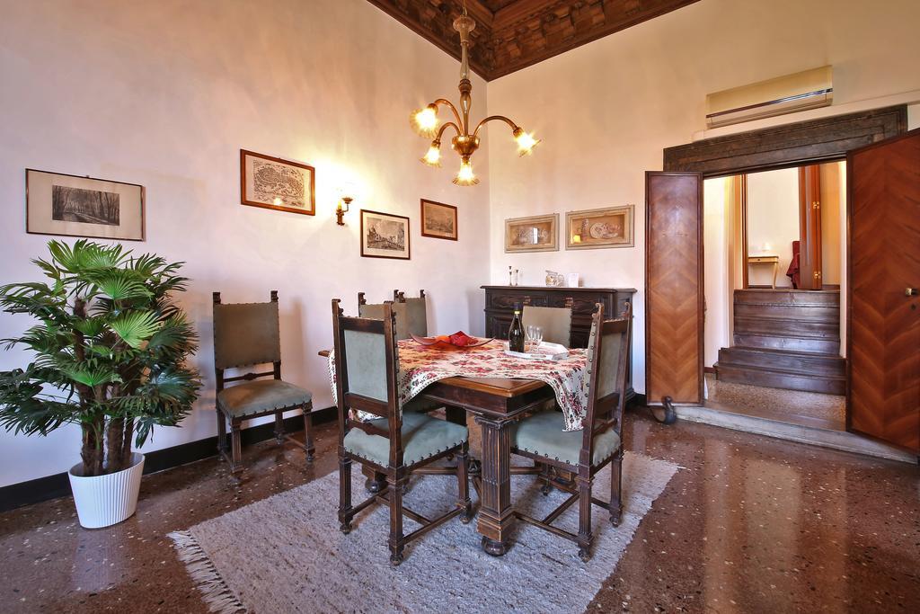 Appartamenti Inside Palazzo Foscarini Venedig Exterior foto