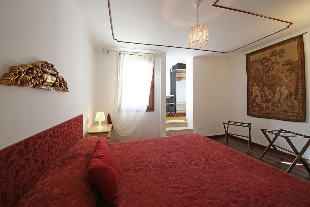 Appartamenti Inside Palazzo Foscarini Venedig Exterior foto