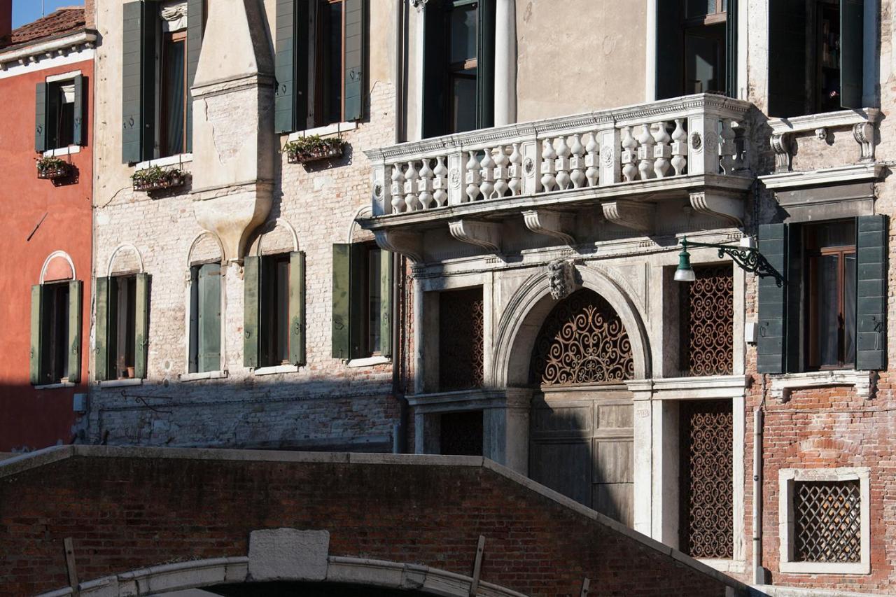Appartamenti Inside Palazzo Foscarini Venedig Exterior foto